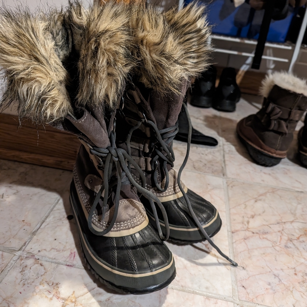 Sorel Joan of Arctic Womens Size 6 Insulated Waterproof Winter Snow Fur Boots